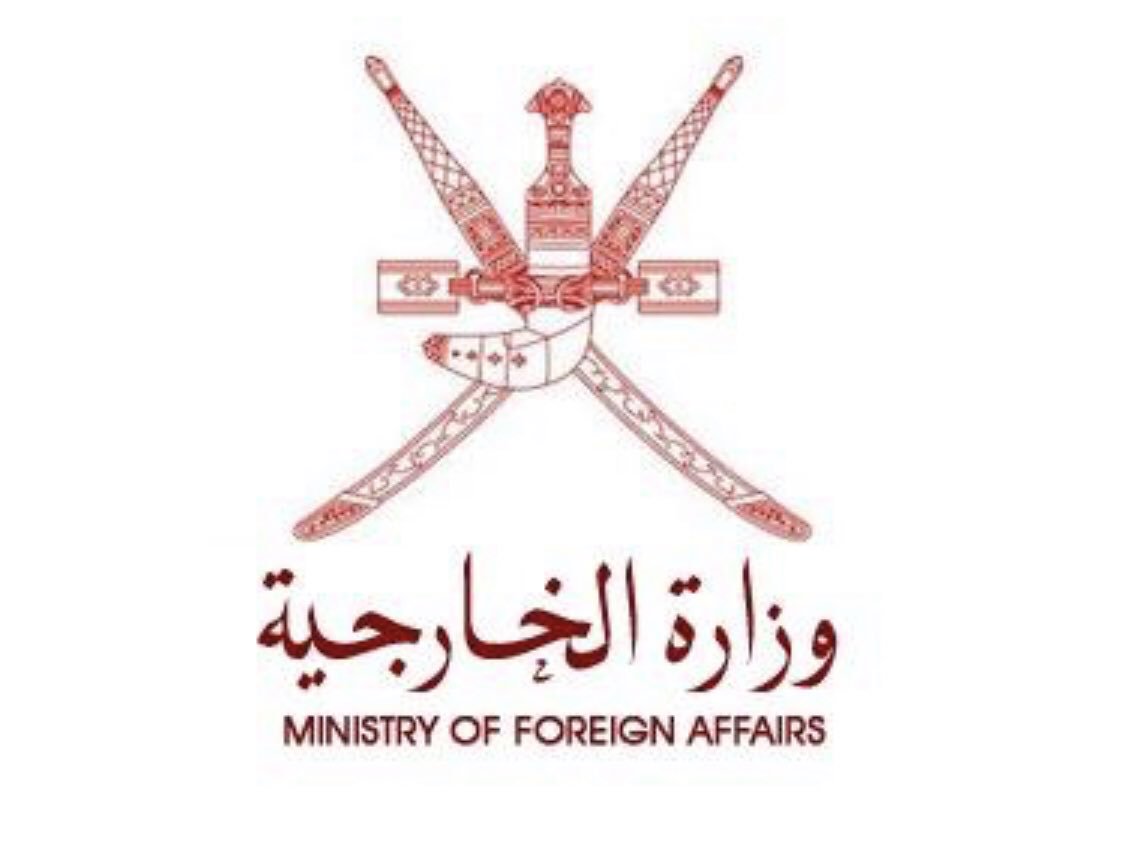 معالي الوزير #يوسف_بن_علوي في حوار له مع قناة DW :
٠ السلطنة لا تنحاز الا للحق.
٠علاقتنا مع إيران ستستمر.
٠الشرق الأوسط بحاجة لسلام واستقرار وتنمية 
٠مبادرة للسلام بين الجانبين الفلسطيني والإسرائيلي،تشارك فيها أطراف أخرى....يتبع