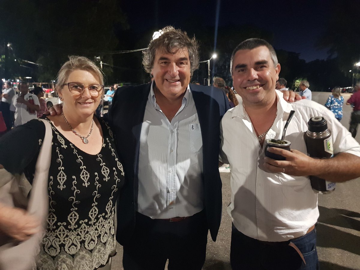 155Favio's tweet photo. Sin duda el mejor intendente que Cerró Largo ha tenido , día a día se aprende mucho con el , en sus mensajes nos trasmite la seguridad de que JUNTOS EN UN MEJOR PAIS , seguiremos con sus experiencias y aprendisajes .  Gracias Sergio . @cmorel93 @sergiobotana @Antia_Enrique https://t.co/5Dqm3Womqp