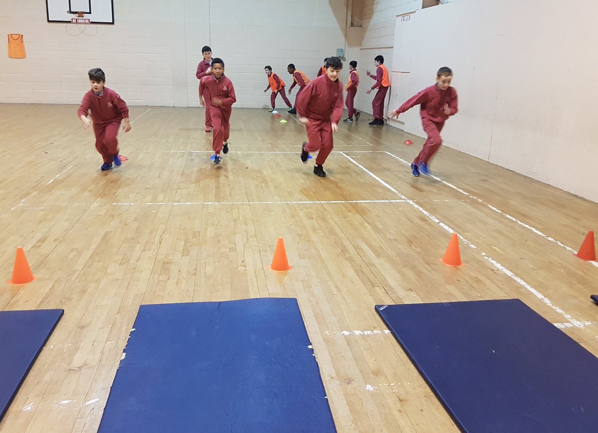scoileoinboys's tweet photo. .@scoileoinboys #6thClass showcased all of the #skills they learned during @Fit4Class_aai #athletics #programme Huge thanks to @irishathletics Clare for everything #running #technique #fitness @sportireland @HealthyIreland @ActiveFlag @Fit4LifeIreland @BeActiveASAP (2) https://t.co/pJt2HSSh4D