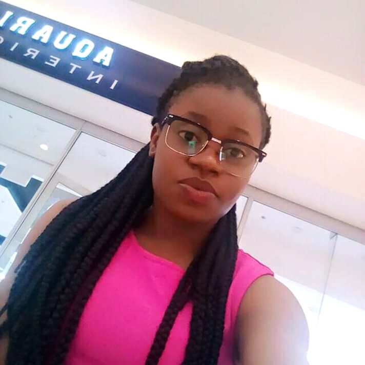 SanchiDelis's tweet photo. #naijatwittersavages
What did u hear about girls that wear glasses? https://t.co/WkrvuFWrIb