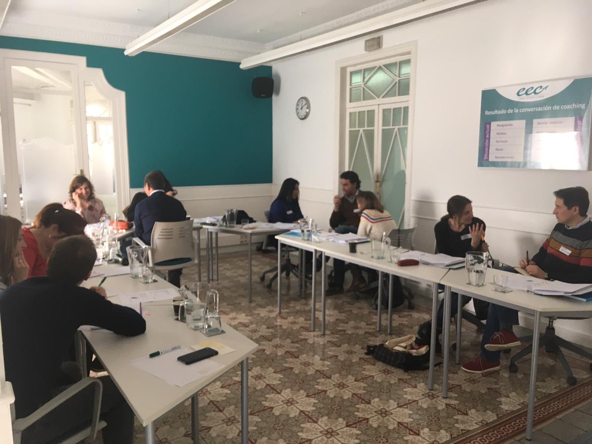 InnRocha's tweet photo. Taller de emociones Certificación Executive Coach en Barcelona con @eec_coaching. 
“Una pista: la emoción que más te cuesta legitimar o aceptar en otros, es quizá la emoción que más te cuesta legimitimar o aceptar en ti”. #coaching https://t.co/Zbo4SfhM4L
