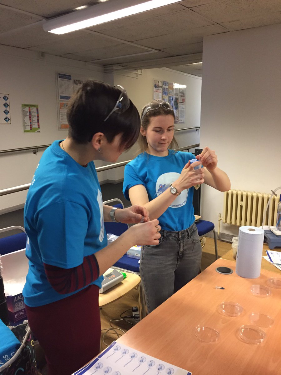 VictoriaOutram's tweet image. Enzymes in action ... how we can break down starch with the amylase in our spit @UoNSPT @NottsFOSAC #curiousNotts