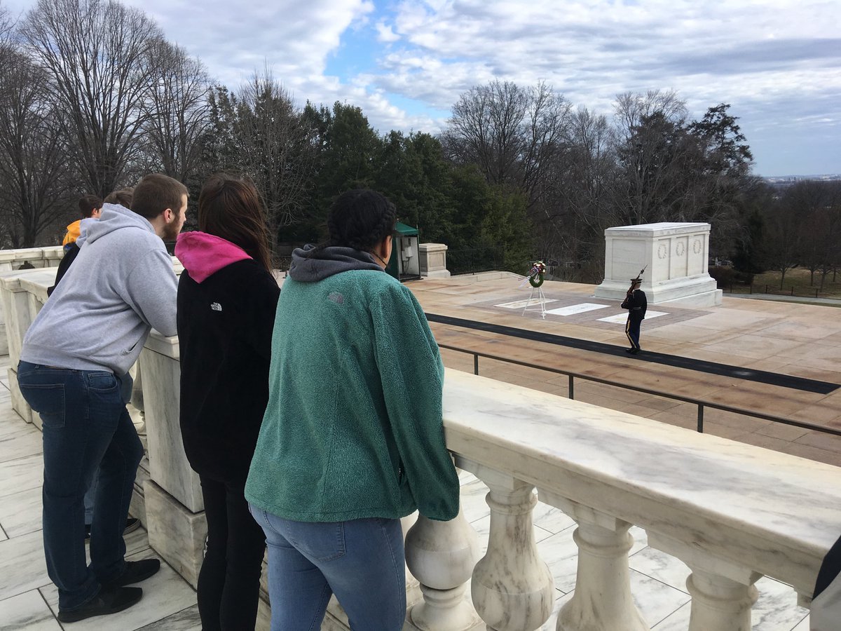 JSABereaMidpark's tweet photo. On our second day, the weather was so nice we went to Arlington National Cemetery! https://t.co/EH8zCoQJk9