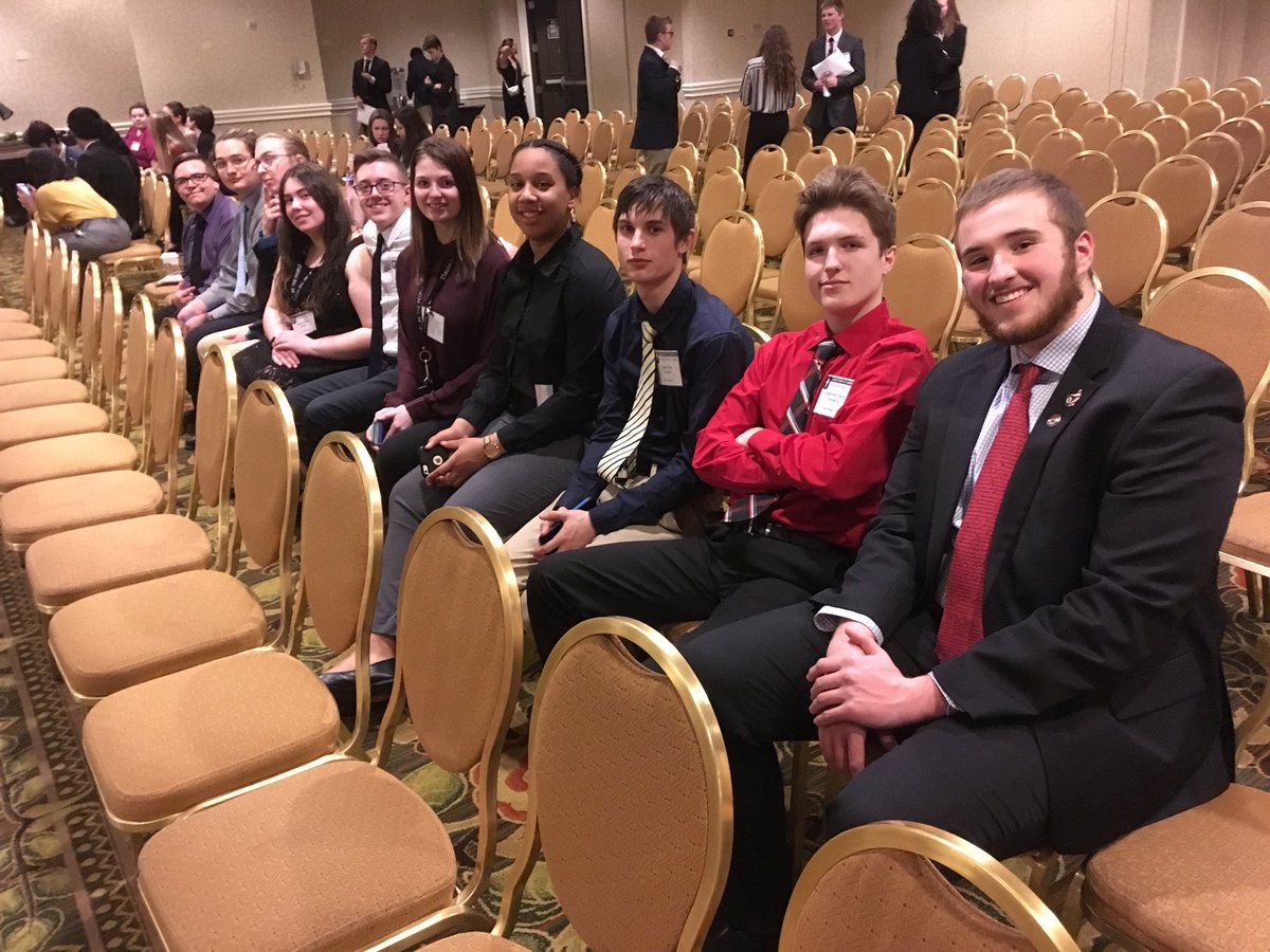 JSABereaMidpark's tweet photo. Then it was off to the Holocaust museum, the Hirshhorn Art Museum, the National Archives, but had to take the metro back for opening session of JSA’s Winter Congress https://t.co/uM00x6GwQF