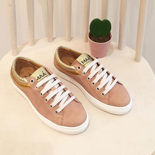 MAASHOES's tweet photo. Pretty nude sneakers 👌@victoire.chaussures.tournai #maashoes #handmadeinspain #teensshoes #mothershoes #nudesneakers #naturalleather #trendystyle #comfysneakers #newcollection #ss19  https://t.co/0rQKZlVqJd https://t.co/2vmSFf5Ie9