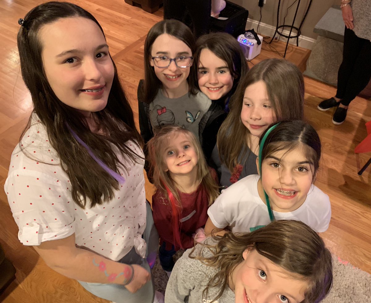 MissNancy01923's tweet photo. Happy Birthday Brooke and Olivia!πWe love celebrating with you each year!π#missnancy #inhomeparties #hosthelpers #wecometoyou #makingmemories #celebrate https://t.co/DA6cNNh3UQ