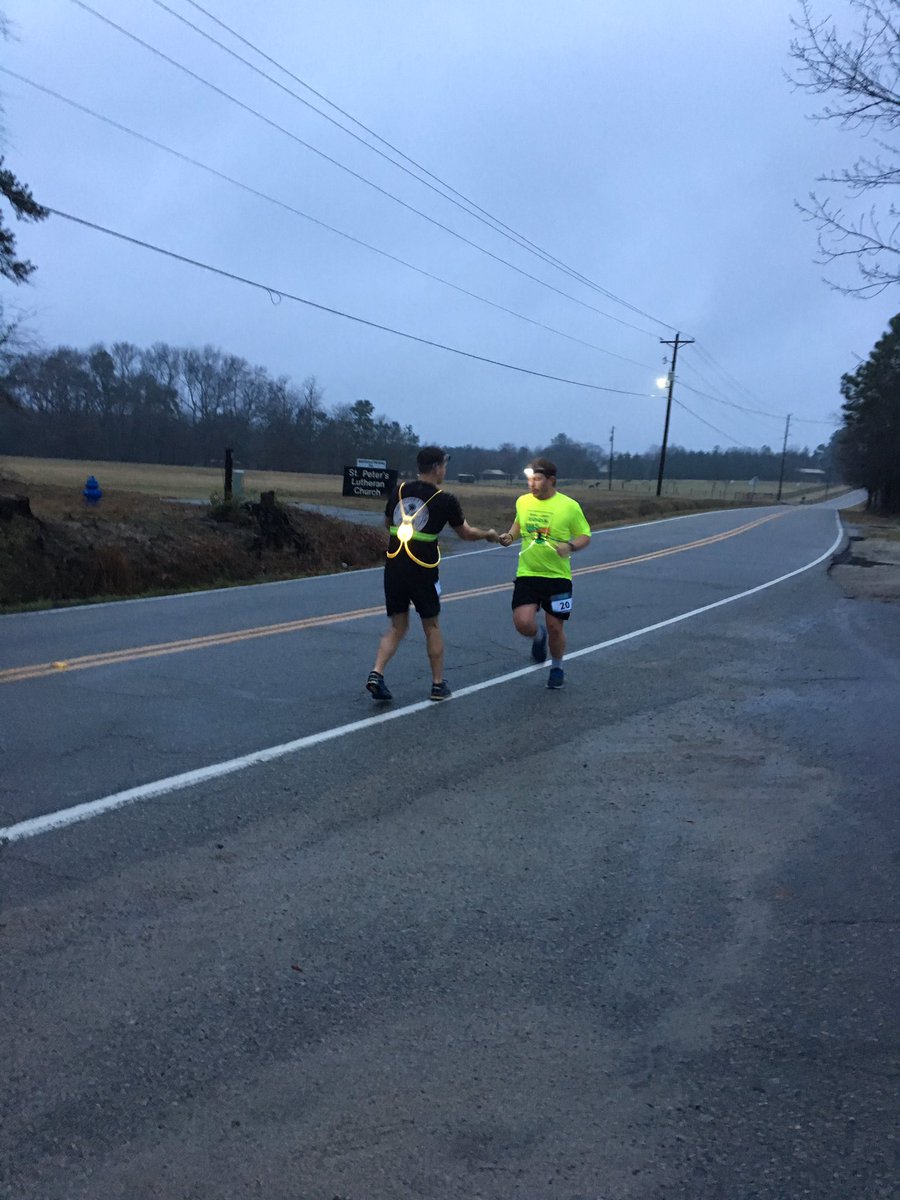 jbrewIV's tweet photo. #D2D3tain33s @F3BooBoo with the handoff to @F3Wingback

#DamtoDamRelay https://t.co/Q1wA1F590R