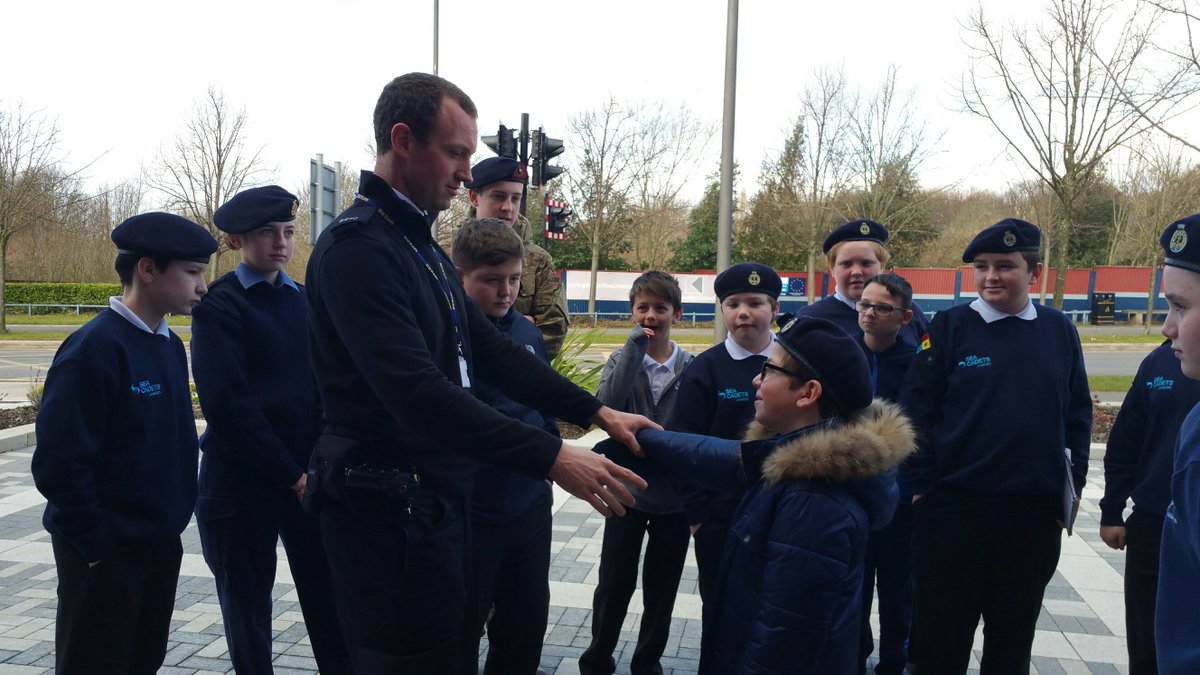 MerPolHuyton's tweet image. Great fun hosting @SeaCadetsUK from Huyton with pupils from @DT__LDA @cardinalheenan amongst others! #structuredtime #breakingdownbarriers