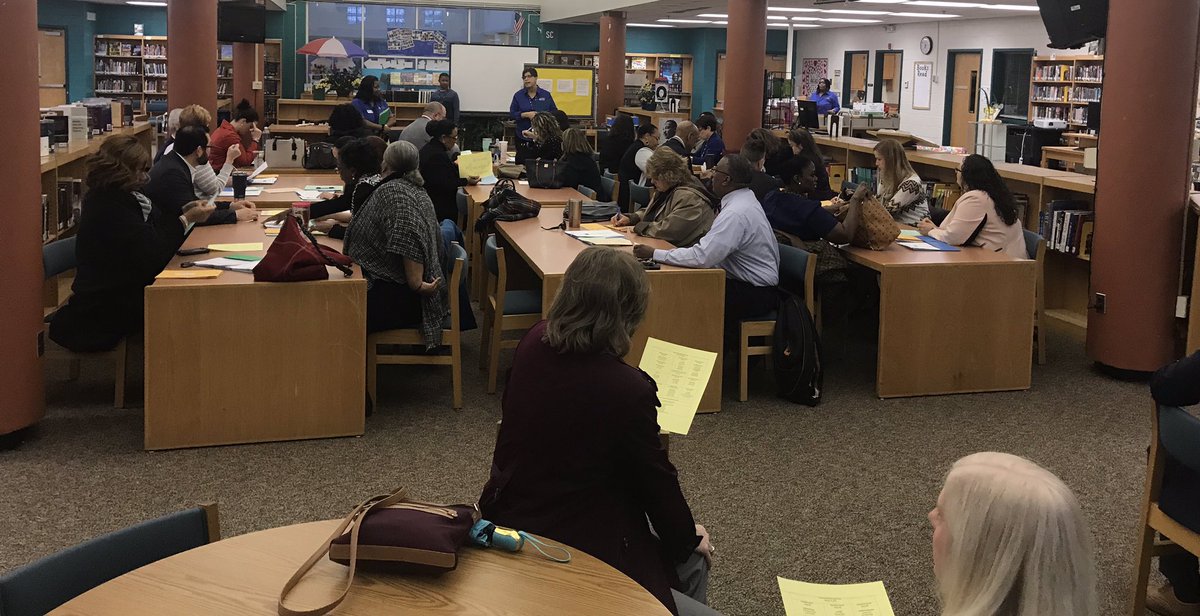 sweat_nancy's tweet image. .@nnschools Interview Expo is about to kick off @HinesSpartans. Look at all these leaders in the room bright &amp;amp; early to find the best teachers for 2019-20!!! 👀☀️ #NNPSProud