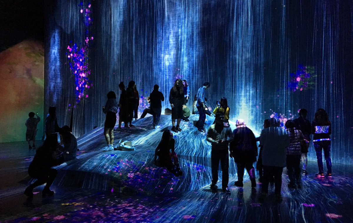 misstravels's tweet photo. The digital waterfall @tL_Borderless in Tokyo #odaiba #digitalart #tokyo #digitalwaterfall #digitalgallery #lightshow #teamlab #remarkabletravels #lifeinjapan #travel https://t.co/G3VwolK4g9