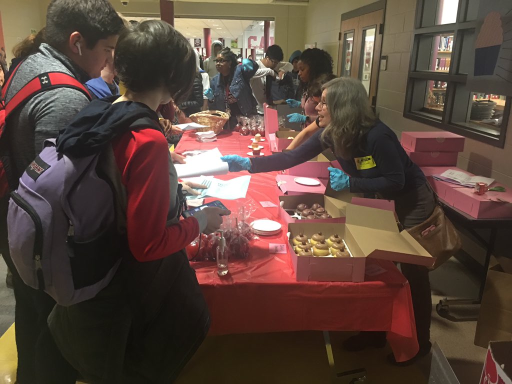THollisEdS's tweet photo. @APSGradyKnights celebrating 🥳 perfect attendance for the month of January with #CamiCakes and #MissDPralines. @BetsyBockman1 @dan_a_sims https://t.co/4JNwqJ939g