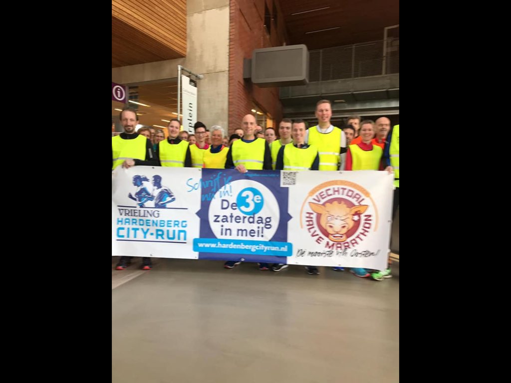 HEERLIJK GEREND! | Vanochtend heeft een grote groep enthousiaste hardloper, weer meegedaan met de maandelijkse testloop Feel the Vrieling Hardenberg Cityrun. De opkomst was weer groter, met ook op de 15 KM 2 grote groepen.
Schrijf je ook in: hardenbergcityrun.nl/nl/mee-doen/af…