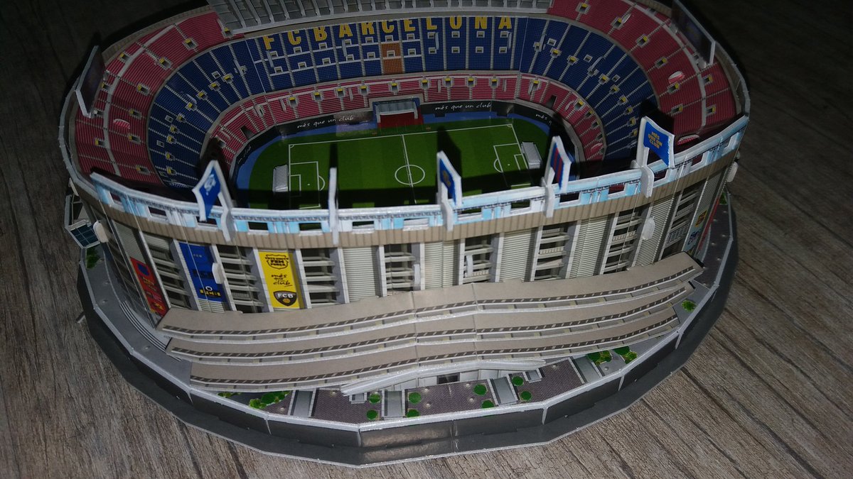 Gabieagfbpa's tweet photo. fiquei 2 horas montando uma maquete do camp nou... https://t.co/dlZQRWUpNO