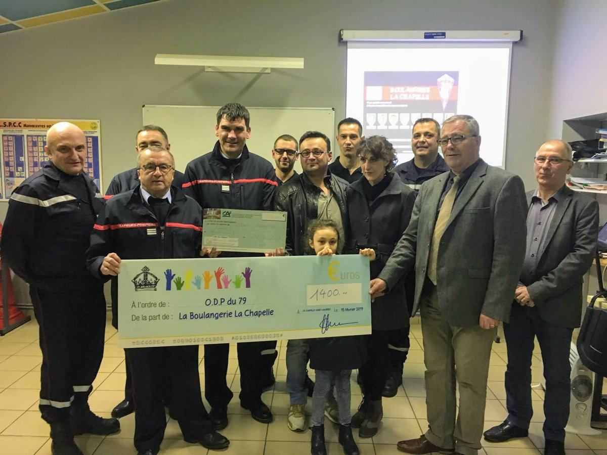 Belle soirée hier soir chez nos collègues sapeurs pompiers de la chapelle St Laurent à l'occasion de la remise de chèque pour l'ODP. Suite à l'idée originale de M. et Mme ROULIERE boulanger à la chapelle pour la galette des rois.1400 €. MERCI. #L'UDSP79 #SDIS79 #FNSPF