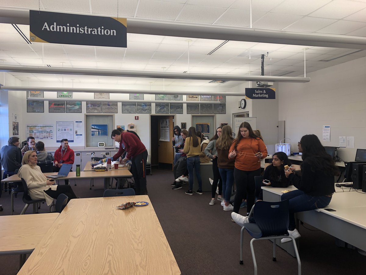 catalystvei's tweet image. Fun Valentine’s Day Party/ Chill Day at Catalyst ❤️