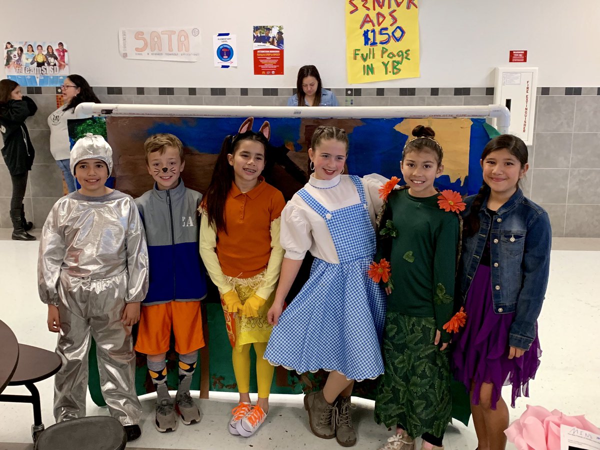 KelliK326's tweet photo. Destination Imagination Competition Day! Good luck #JPBcoyotes &amp; to all the teams who are competing! @jpb_coyotes_BES @JPineda_BES #TeamSISD https://t.co/GDbiBHHEOC