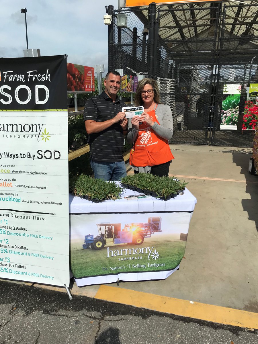 HarmonyOrangeHD's tweet photo. Our TM @harmonyorangerb PK'd over 20 associates on the Harmony #SOD Home Delivery program today at #HD6365 in Jacksonville, FL today!

Bob and HD Associates spoke 1-1 with at least 40 customers about our custom Home Delivery of turf. Thanks for being the best hosts #HomeDepot! https://t.co/DybkRzMQvQ