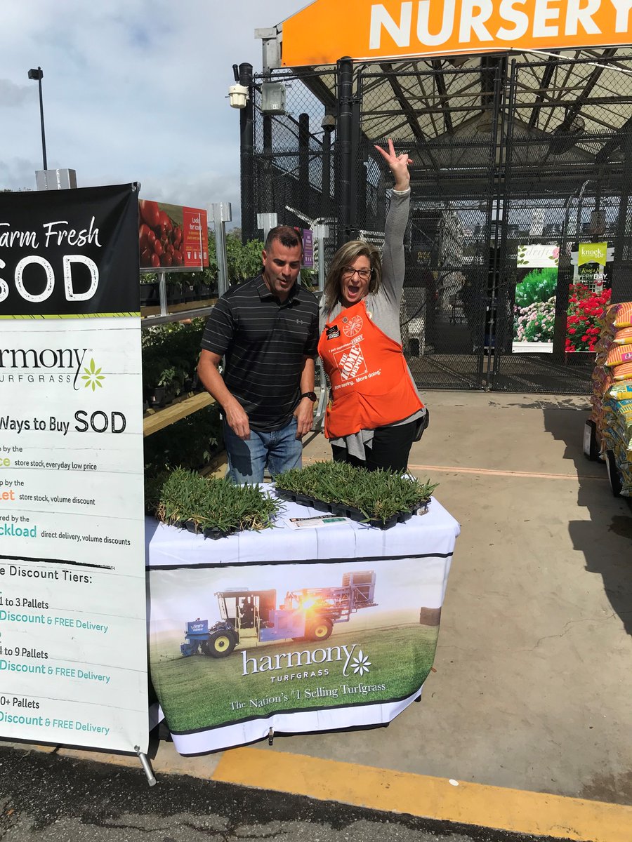 HarmonyOrangeHD's tweet photo. Our TM @harmonyorangerb PK'd over 20 associates on the Harmony #SOD Home Delivery program today at #HD6365 in Jacksonville, FL today!

Bob and HD Associates spoke 1-1 with at least 40 customers about our custom Home Delivery of turf. Thanks for being the best hosts #HomeDepot! https://t.co/DybkRzMQvQ