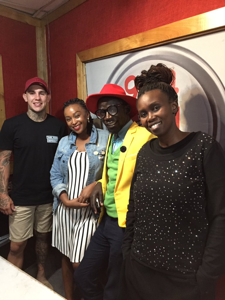 TheWorldGroove's tweet photo. Shout out to our amazing guests this evening! @Pichamarangi @JackieLebo #ShaneCook Log on to https://t.co/pFyg0c7Bbk to find out more about the #artisteexchange https://t.co/QTySPZHftl