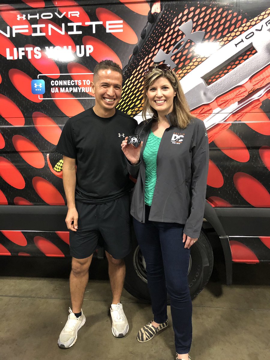 ChikageWeather's tweet image. Guess what I got to try on at the @austinmarathon expo? This year’s @UnderArmour @austindistance Finisher’s Jacket!! @AustinRunners Pres. @iramjleon says all #DistanceChallenge finishers will earn one after tomorrow’s 5th &amp;amp; final race of the series! #runaustin  #DareTheDistance