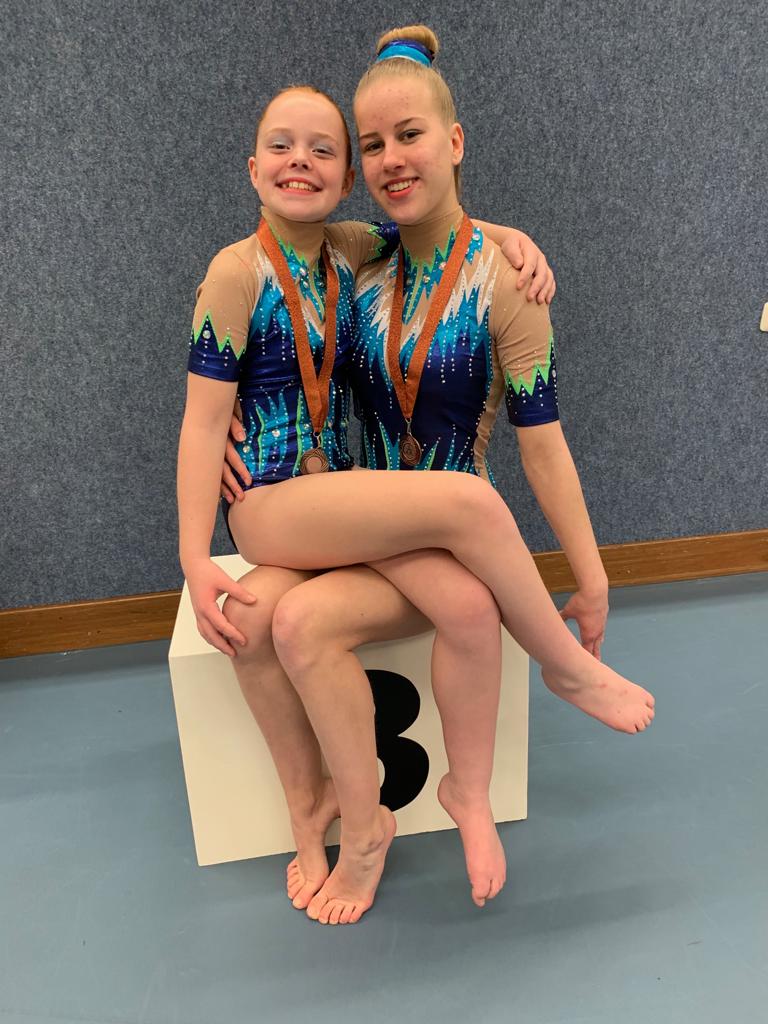 Setmop's tweet image. Prachtige 3e prijs voor Kirsten en Naomi!