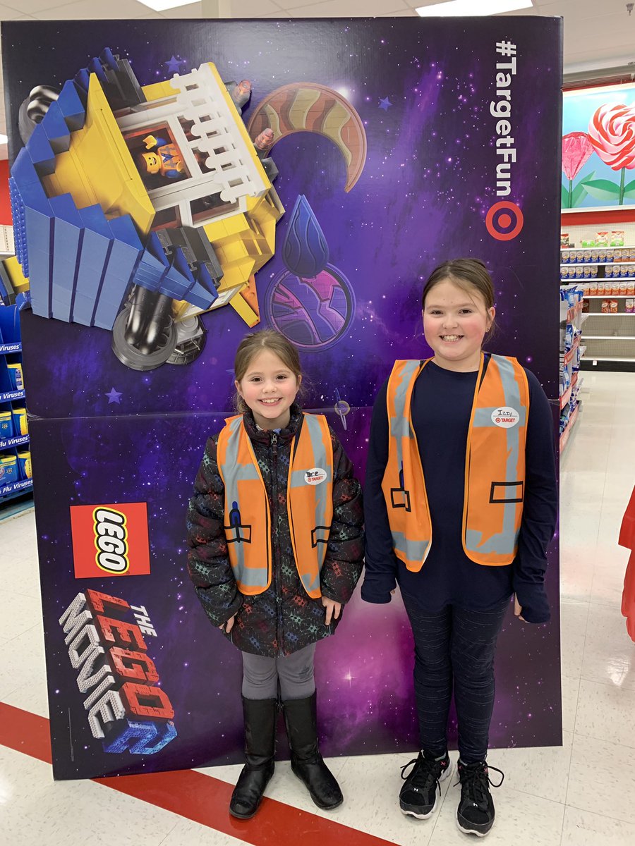 Our LEGO event <a href="/Target/">Target</a> has been such a hit 😍 #bestteaminretail #targetfamily #spreadjoy <a href="/ashleysunYYC/">Ashley Sunderland</a>