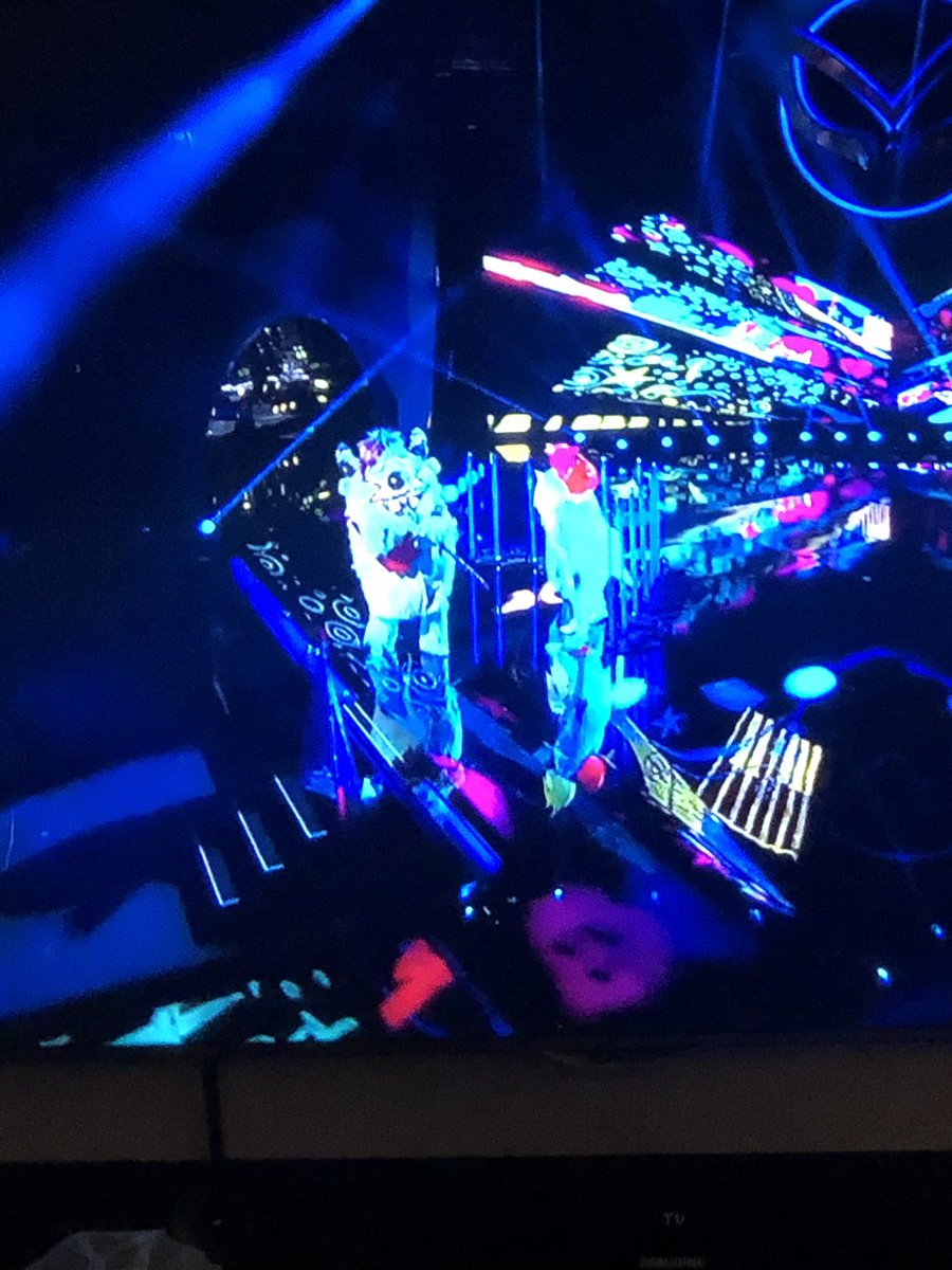 VillamilRoger's tweet photo. #themaskedsinger #monster @RickyMartin247  oh yes I recognize your voice. https://t.co/W9u682zPPX