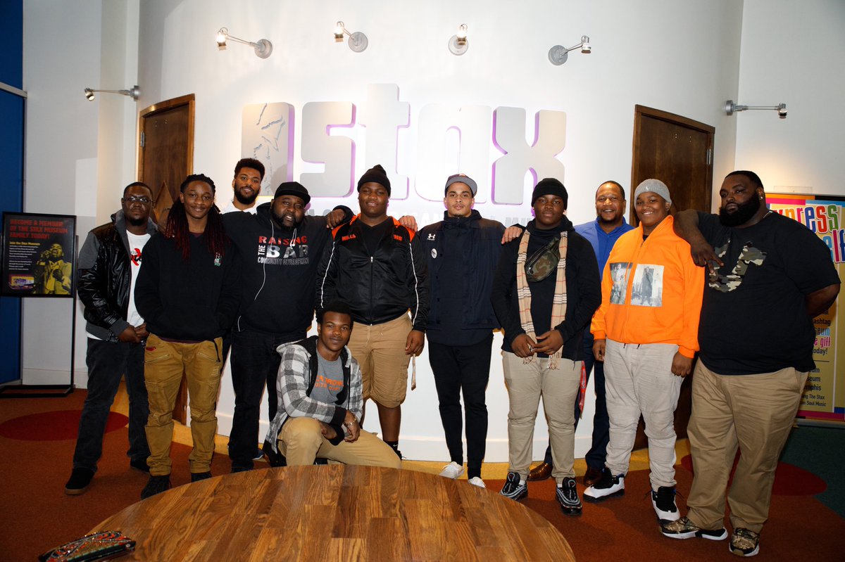 CoachMikeMosby's tweet photo. @KSTiLLS visited Raising The BAR Memphis earlier this week!! Great having you bro!! Here’s a few pics!! Our boys lives have been motivated even more by you spending time with them!! #MakeMovesThatCount https://t.co/R9ZCGbfNj0