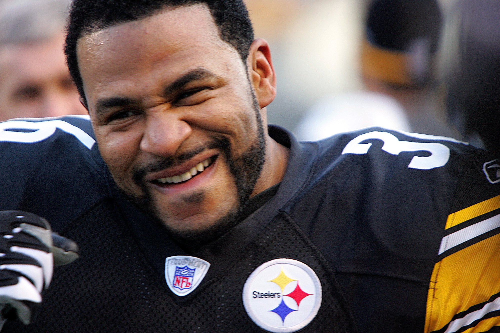 Happy Birthday Jerome Bettis aka the bus. One of the best nfl running backs of all time. 