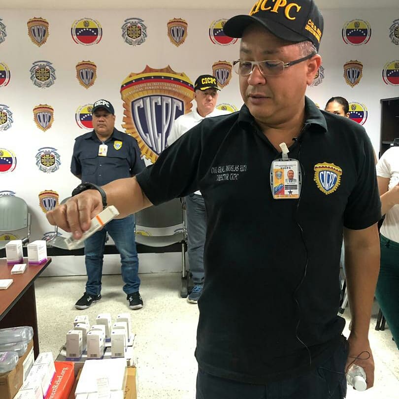 DIVEHARAGUA's tweet photo. CICPC- Director del CICPC C/G Douglas Rico informó este sábado que más de 700 medicamentos vencidos, fueron incautados en Carabobo. 
- Las medicinas que el CICPC decomisó de la Fundación… https://t.co/pDURACvKAe https://t.co/c7NBNe6YZe