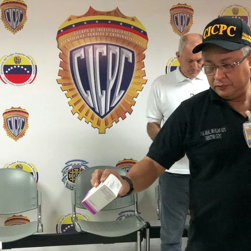 DIVEHARAGUA's tweet photo. CICPC- Director del CICPC C/G Douglas Rico informó este sábado que más de 700 medicamentos vencidos, fueron incautados en Carabobo. 
- Las medicinas que el CICPC decomisó de la Fundación… https://t.co/pDURACvKAe https://t.co/c7NBNe6YZe