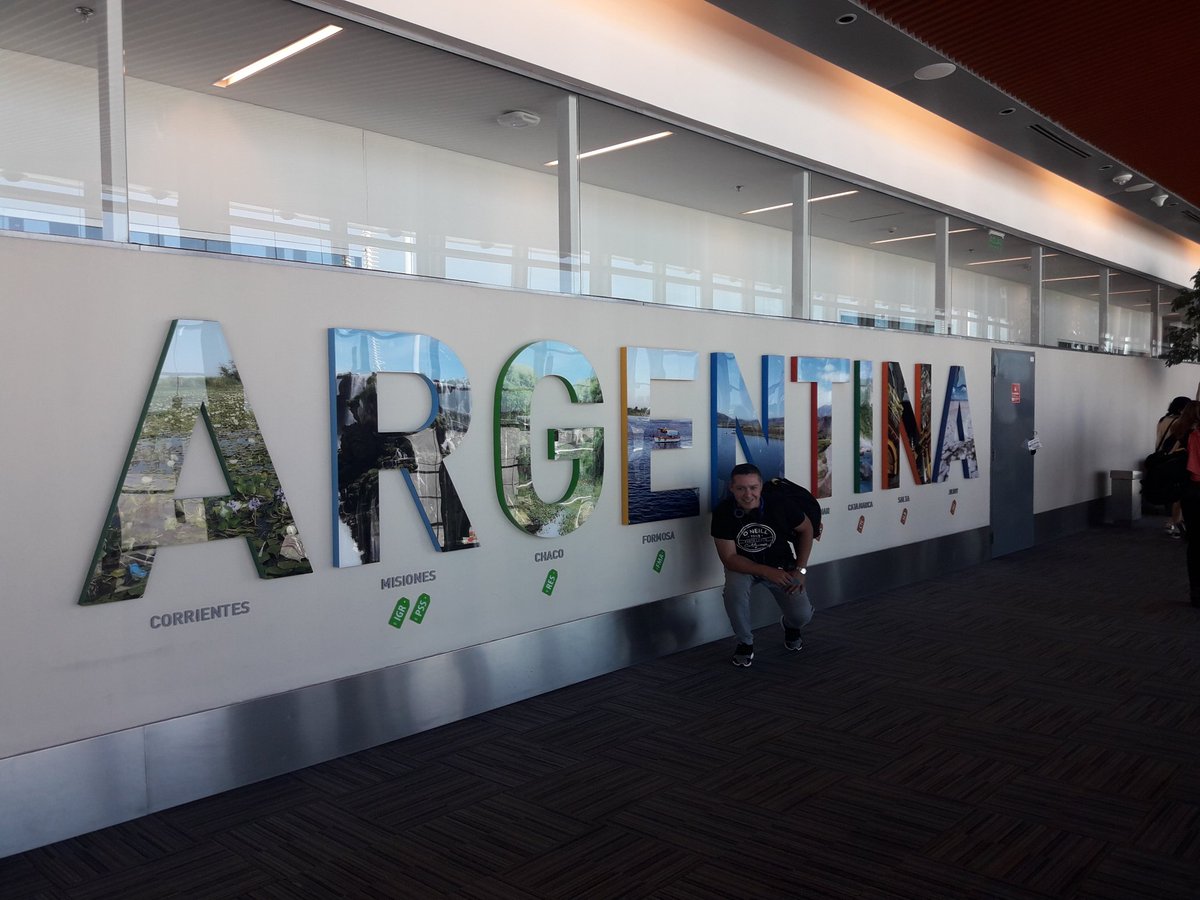 ABravoH2's tweet photo. Ya en @Argentina a los que les ganamos 2 veces la copa ..gracias al gran capitán @C1audioBravo https://t.co/Am4xLxGt6s