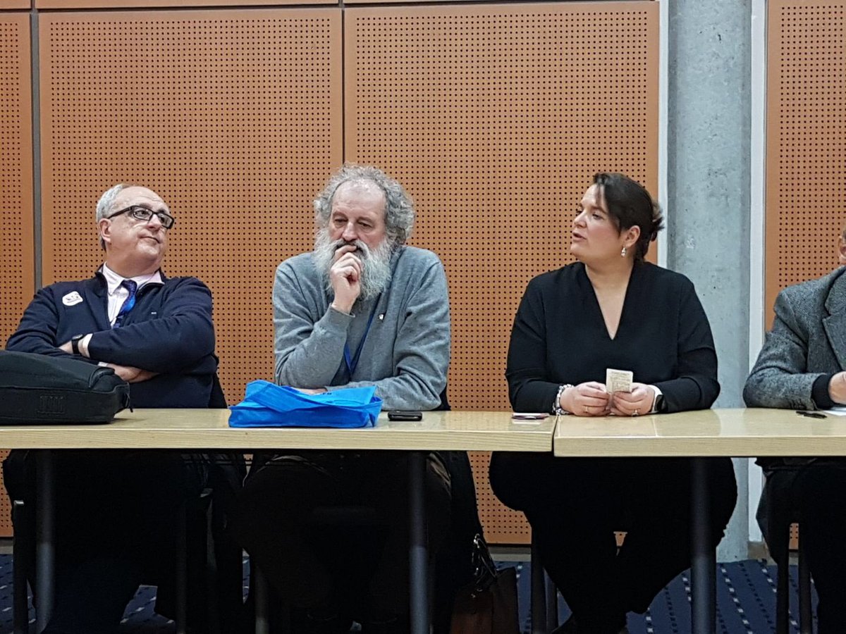 Conférence des présidents de la JCEF à Rouen : <a href="/Sylv1Letellier/">Sylv1 Letellier</a> notre président, participe à un exercice de Procédure parlementaire tandis que <a href="/mariepuginier/">Marie Puginier</a>, Sénatrice JCI issue de notre JCE &amp; déléguée régionale des Sénateurs du Grand-Est travaille avec ses homologues.