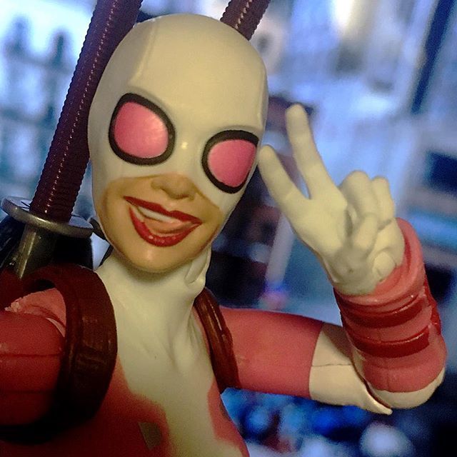 #gwenpool in a #selfie. .
.
.
.
.
#marvellegends #marvel #hasbro #marveluniverse #superheroes #toygroup_alliance #toys #toyunion #toyartistry #toypics #toyphotography #toyslagram #realmofcollectors #toydiscovery #toyartistry #actionfigures #toys4life #to… bit.ly/2GuFu8u