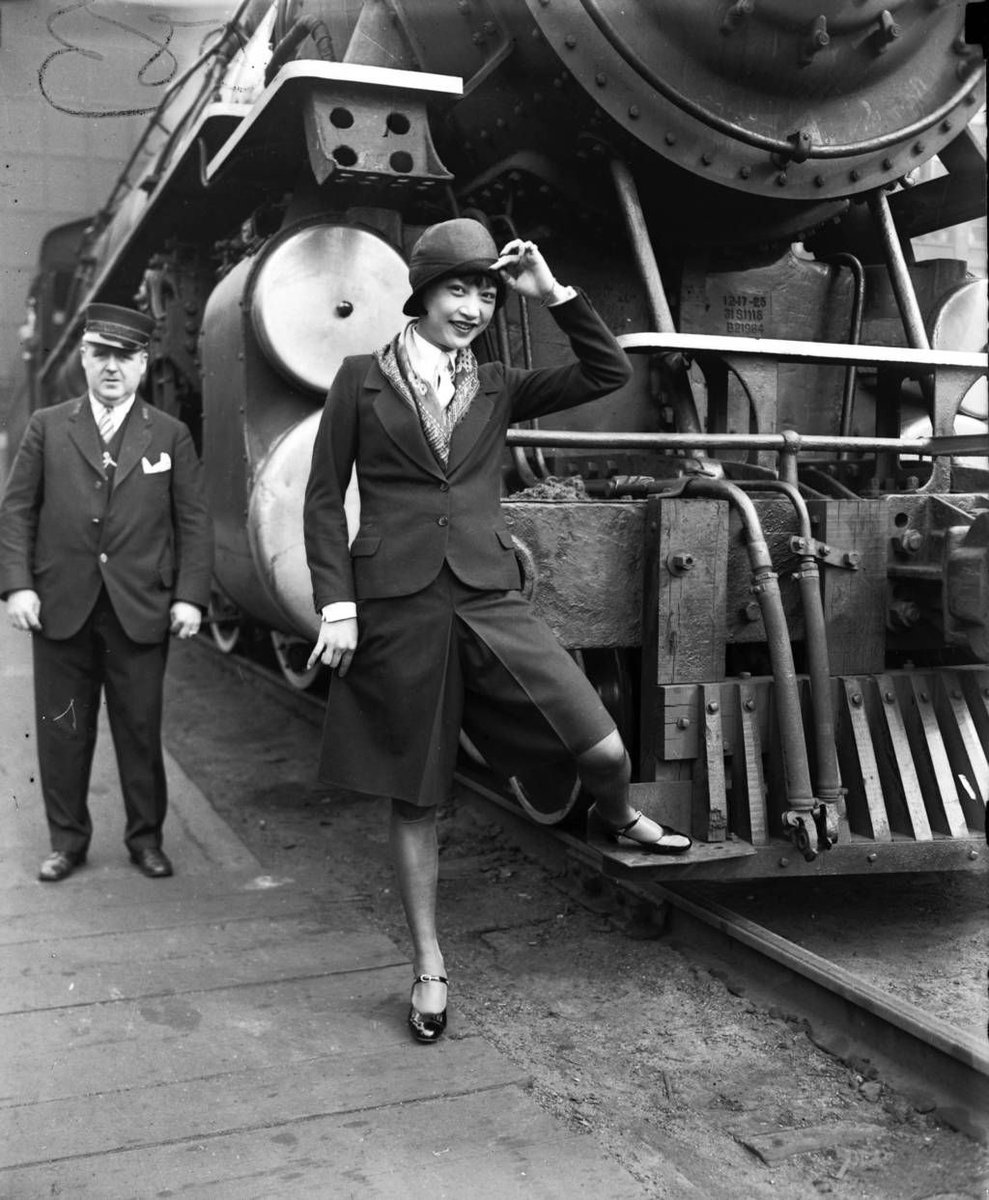 Anna May Wong was really going places. Hollywood couldn't hold her back, and Europe celebrated her. But her journey wasn't an easy one. The story of this groundbreaking actress is told by @FlorianDuijsens in podcast Ep20 here:
https://bit.ly/2SEpIyk
#ladypodsquad #PodernFamily