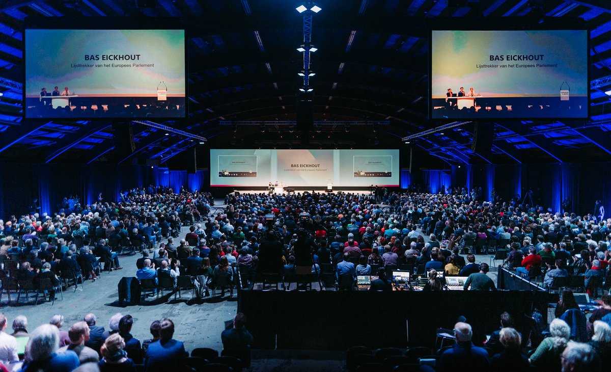 Wat geweldig om met zoveel mensen #voorverandering samen te komen! We trappen zo de campagne af, met speeches van o.a. @JesseKlaver.
🔴 Straks live op Facebook: fb.com/jesseklaver