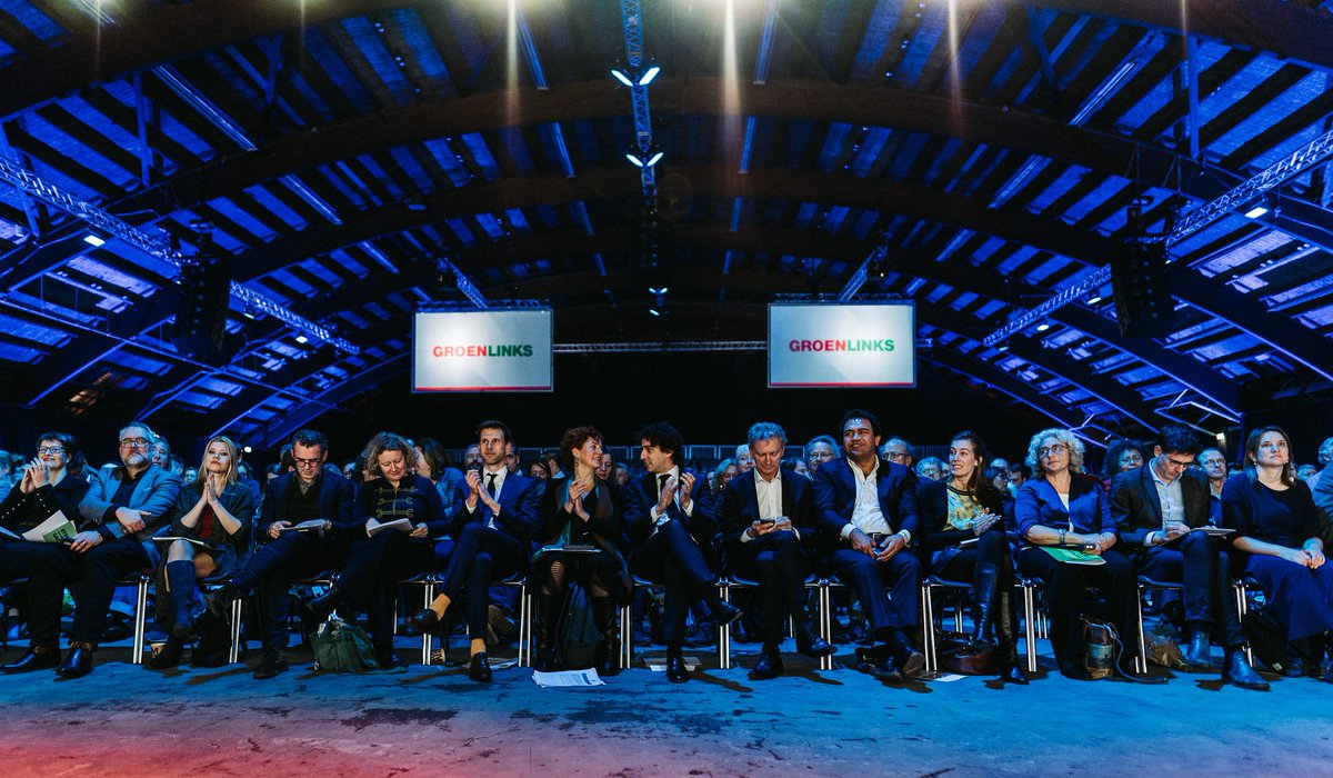 groenlinks's tweet photo. Wat geweldig om met zoveel mensen #voorverandering samen te komen! We trappen zo de campagne af, met speeches van o.a. @JesseKlaver.
🔴 Straks live op Facebook: https://t.co/jqGHk2Ow1q https://t.co/kyzaCyxqTZ
