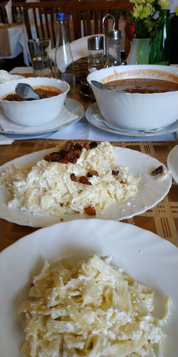 rastco94's tweet photo. Tradicionalno na povratku iz Budimpešte - #perklet u #Abrahams https://t.co/s4uGHwDf3L