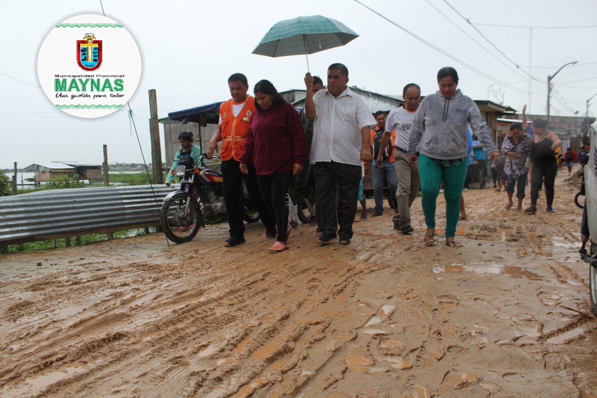 #Último | El alcalde de la Provincia de Maynas, Francisco Sanjurjo Dávila viene visitando a los vecinos del asentamiento humano "Munich" con la finalidad de constatar in situ las condiciones en la que viven frente a las inundaciones.
#UnaGestiónParaTodos