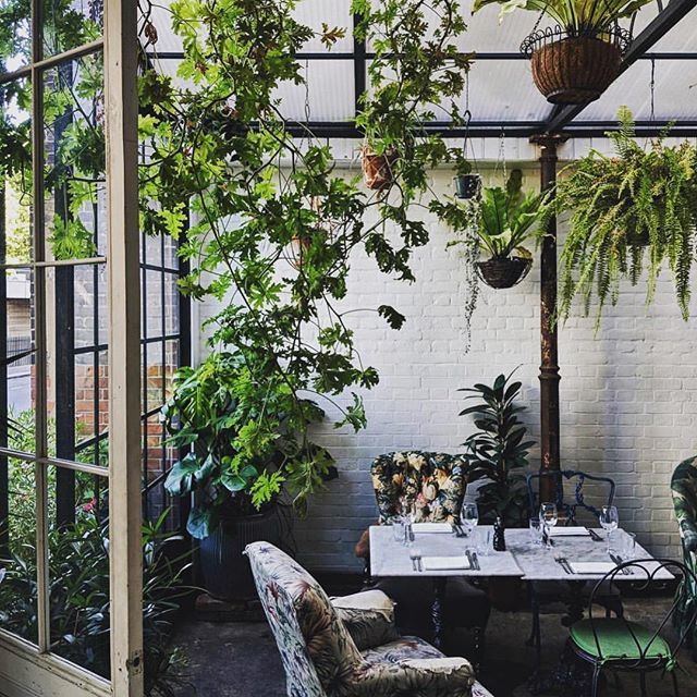 Summer in London dreaming 💫 what a beautiful week it’s been! Here’s hoping the spring-like weather continues although it’s not looking likely 🙈 bit.ly/2EeVw3W