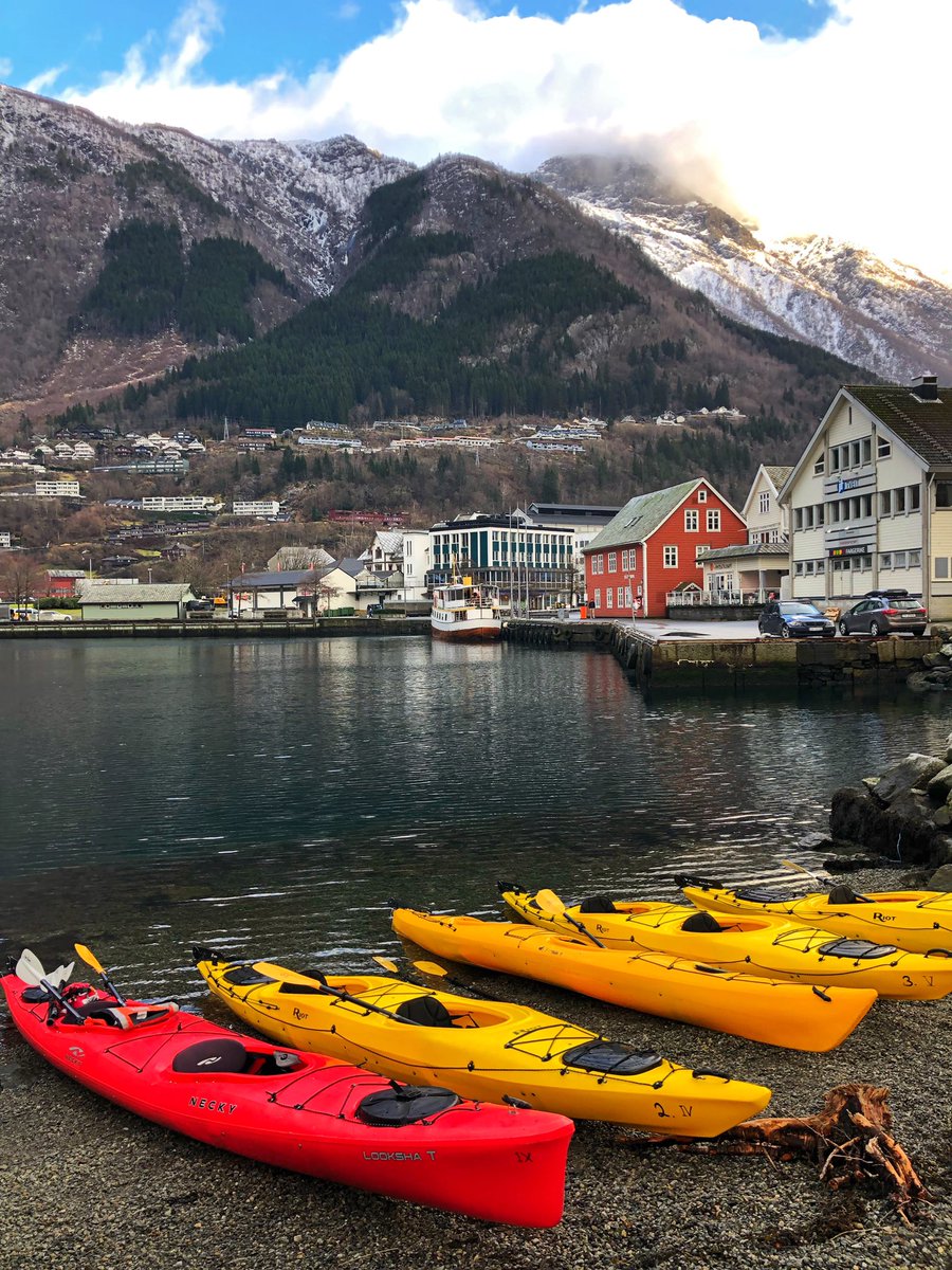 elPachinko's tweet photo. Kayak + #FiordosNoruegos=
D-I-V-E-R-S-I-O-N 🛶
@Visitnorway_es #NoruegaTodoElAño
Muy cracks Trolltunga Active 👉 https://t.co/6vCL7iZVFp https://t.co/hiPxvZQb8G