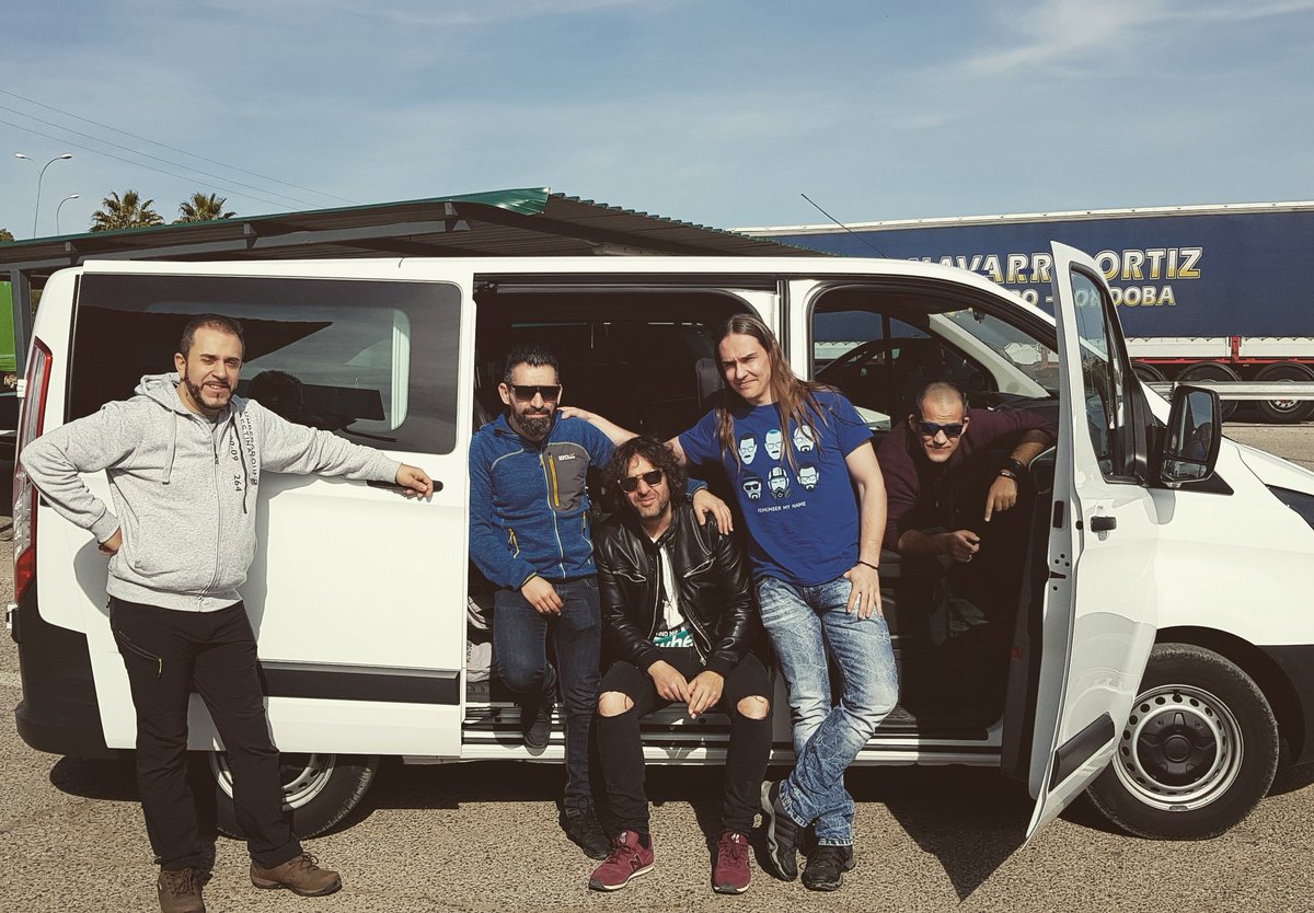 Buenos dias!!! Ya estamos de camino a Sevilla. Esta noche toca Rock'n'roll!!!