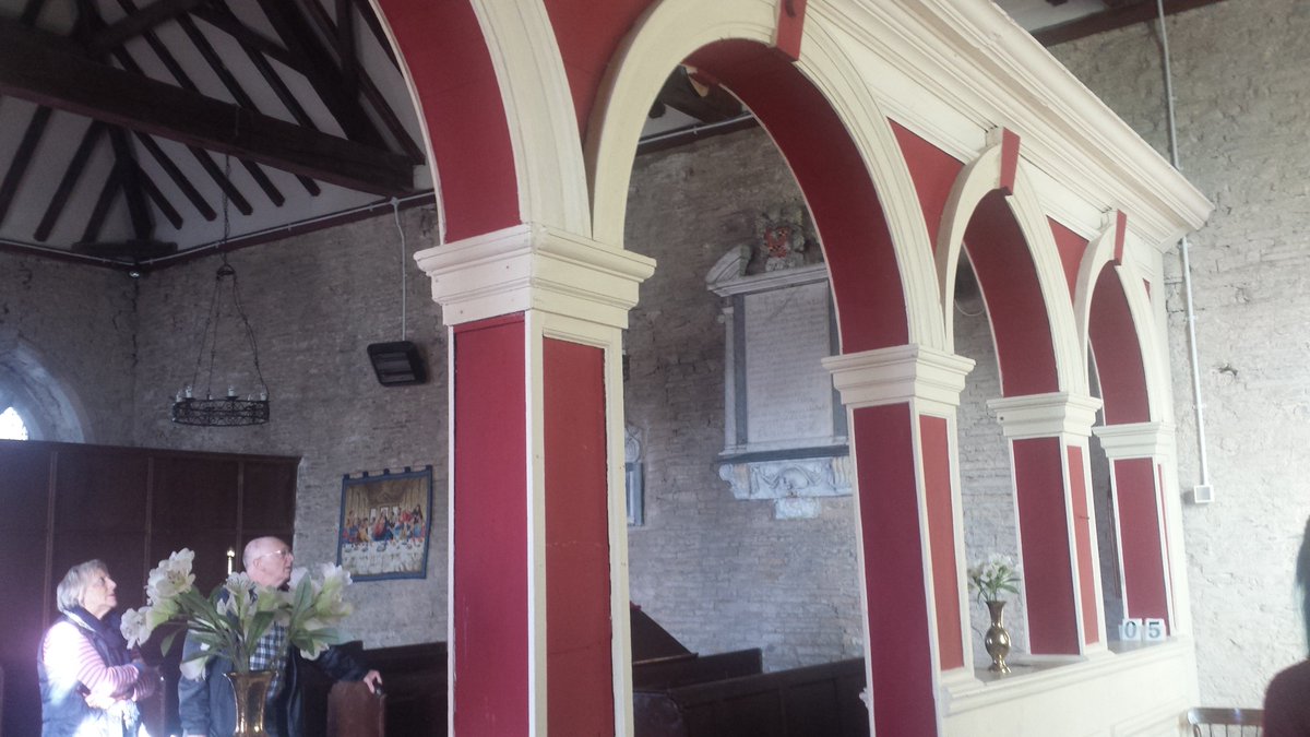 ElizStJohn's tweet photo. Now vanished, Owthorpe house built by John and #LucyHutchinson in 1650. It contained a ballroom, art gallery, and many guest chambers. And probably this piece of ornate arched wall, now inside the adjacent #12thC #church.
#LostHousesofEngland #17thC #ECW #EnglishHome #Stuarts https://t.co/efLXa49HD1