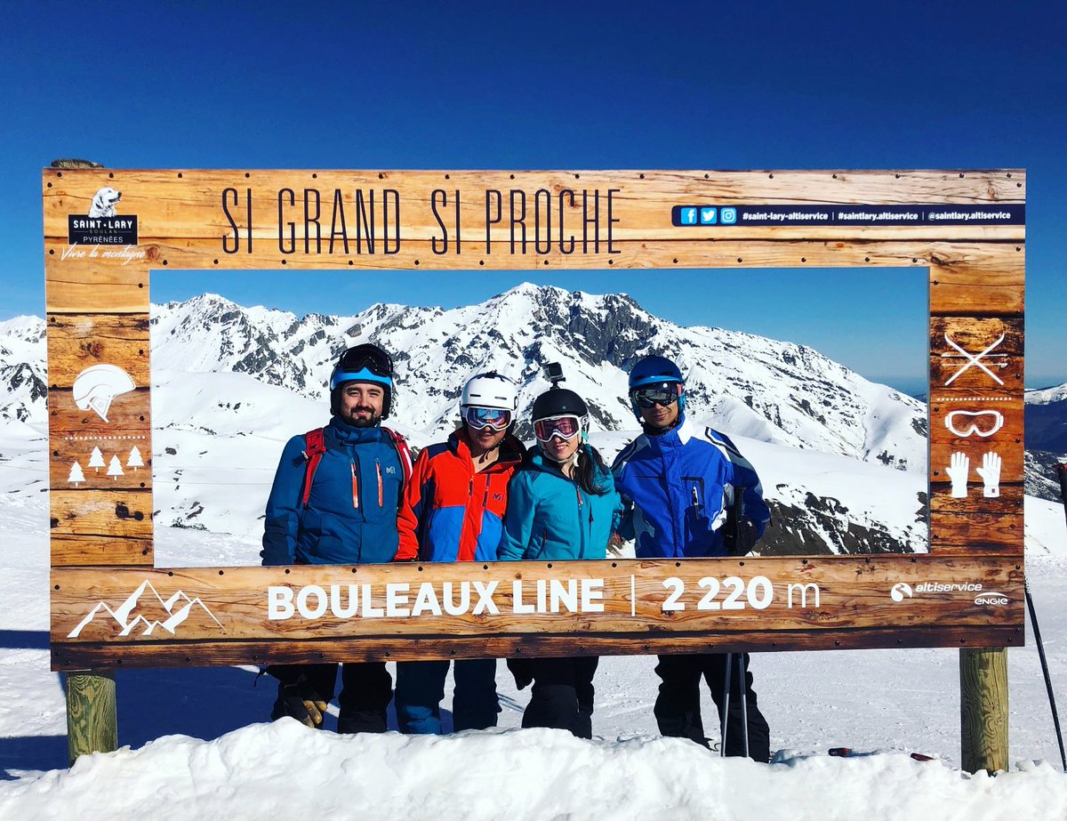 On profite du soleil en famille !  ☀🏔🎿❄

#pyrenees #saintlary #stlary #saintlarysoulan #altiservice #saintlaryaltiservice #altiservicesaintlary #montagne #ski #neige #soleil #brothers #brothersandsister #family 

@SaintLaryAlti @FrenchPyrenees