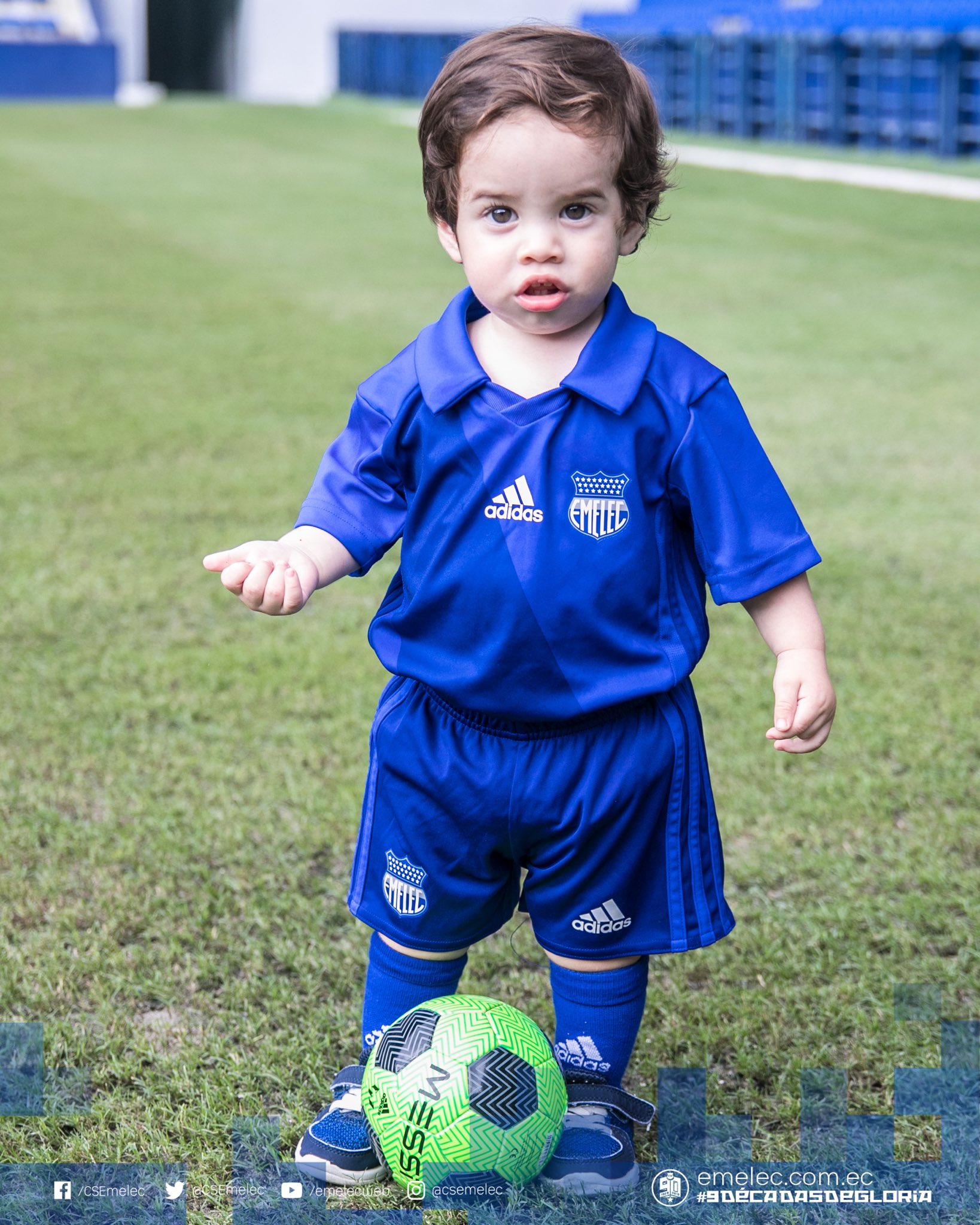 Club Sport Emelec on X Azul de pies a cabeza Visita nuestro paseo comercial y adquiere este conjunto para tu bebe en nuestra tienda adidas y ven este domingo a alentar