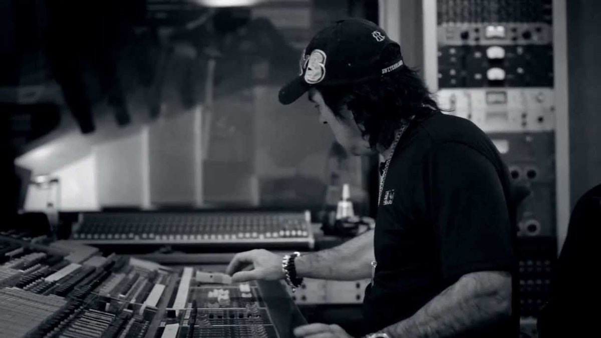 multibeat's tweet image. Insider look at top-of-class drum recording buff.ly/2toV0dt _____________ #recording #musicrecording #drumrecording #drums #samples