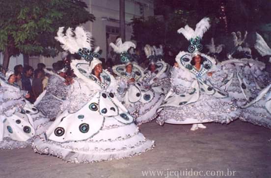 Jequi45's tweet photo. Enquanto a festa do Rei Momo 2019 não chega, vamos recordar como era o nosso carnaval de outrora.
#Jequi https://t.co/1vW60sFi3A