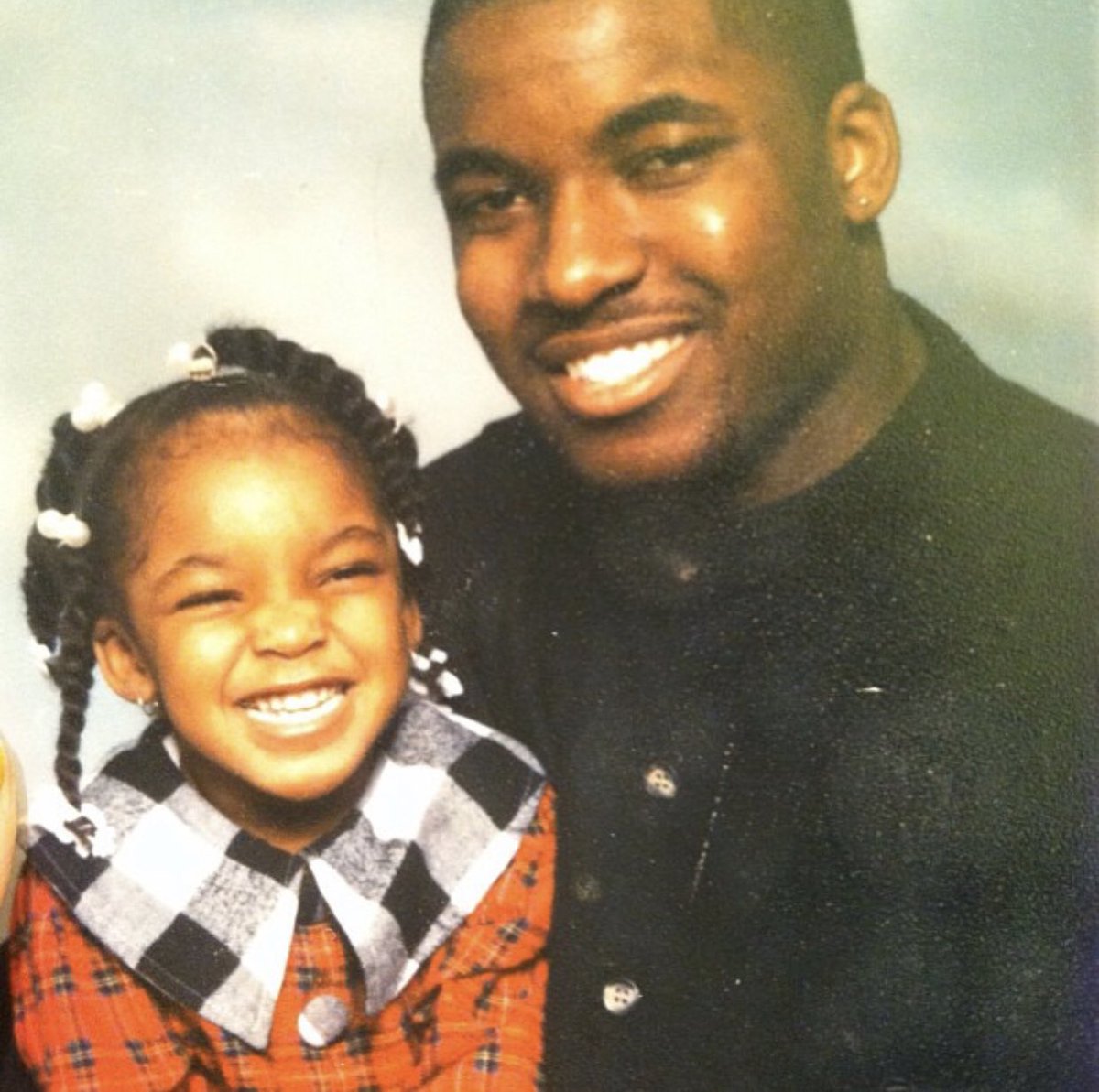 Cold_Case_Love's tweet image. Happy birthday to my twinnnnn ❤️ 

#DaddysGirl
#SameFace
#MyDawgFoSho