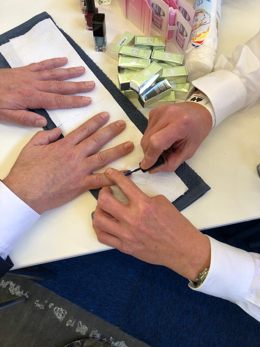 Er worden veel nagels gelakt voor het onderzoek naar #hersenstamkanker <a href="/LakdoorTijn/">LAK. door Tijn</a> <a href="/Stichting_Semmy/">Stichting Semmy</a> Op 12-13-14 april een grote landelijke actie door <a href="/Lions_NL/">Lionsclubs Nederland</a> #WeServe