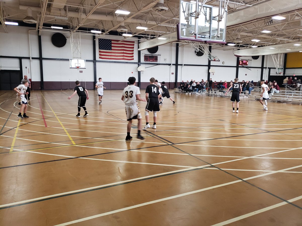 KHSKnightsHoops's tweet photo. @KHSKnightsHoops lead the Golden Warriors after 1.  15-5 https://t.co/jKWIG1DD4m